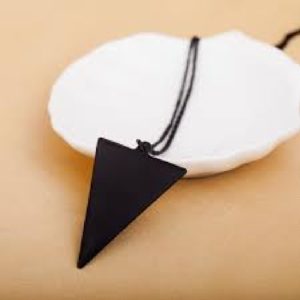 שרשרת פאנק משולש רטרו